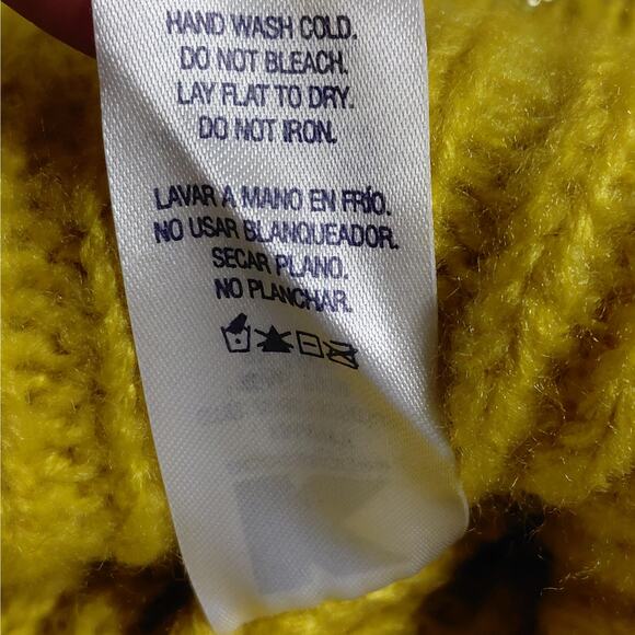 Womens Yellow Metallic Knit Winter Hat Scarf Glove Set Cozy Sparkly Holiday Gift - Picture 6 of 6